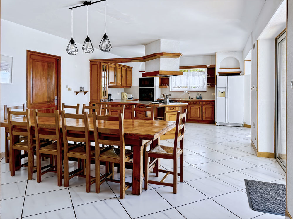 � vendre  Propri�t�/ch�teau Genestelle (07530)