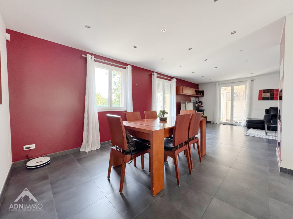 � vendre  Maison P�ron (01630)