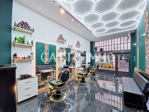 A VENDRE &agrave; 2 pas de la CATH&Eacute;DRALE // Fonds de commerce - Barbier // 2 belles caves 50000 57000 Metz