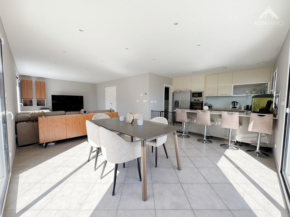 � vendre  Maison P�ron (01630)