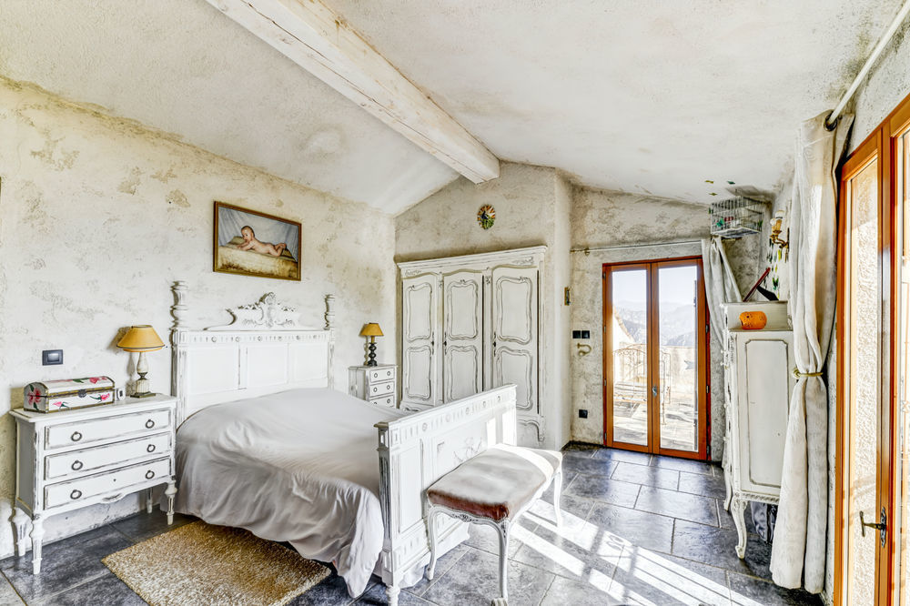 � vendre  Propri�t�/ch�teau Le Broc (06510)