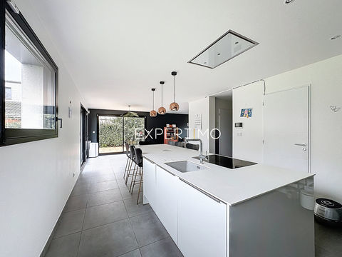   Exclusivement chez Expertimo   PAVILLON R�CENT DE 150 M2 SOUS D�CENNALE   VERLINGHEM (PROCHE LILLE) Maison - 6 pi�ce(s) - 149 m�