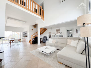  Maison � vendre 10 pi�ces 333 m�