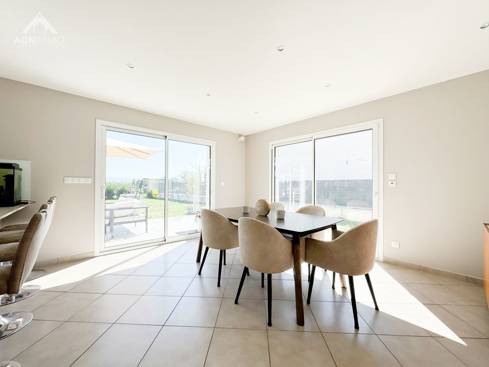 � vendre  Maison P�ron (01630)