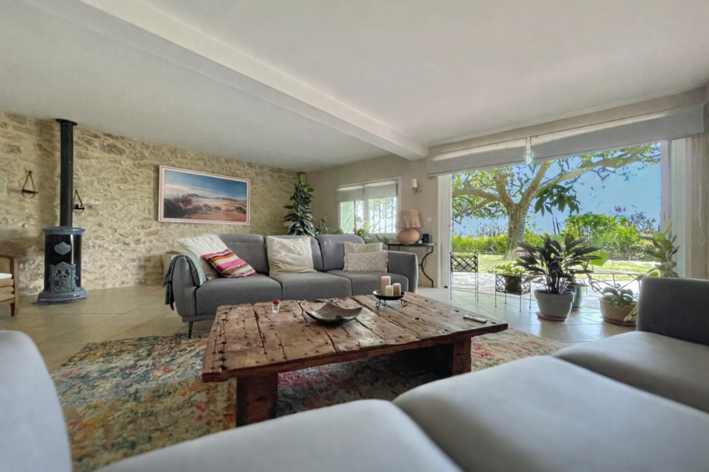 � vendre  Maison Eygui�res (13430)