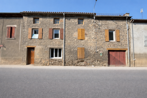   Maison de village � fort potentiel   Champagne Maison - 4 pi�ce(s) - 110 m�