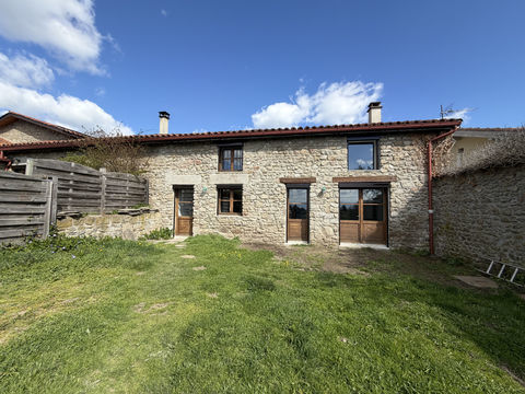 SAINT HEAND  CHARMANTE FERME R&Eacute;NOV&Eacute;E A LOUER 950 42570 St heand