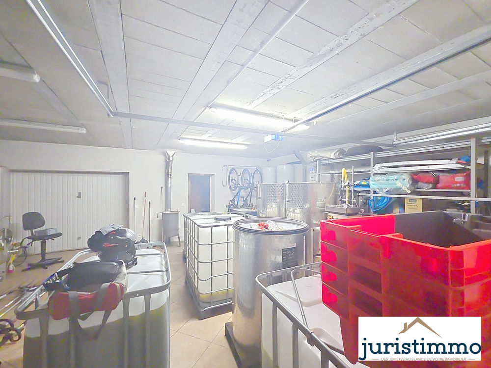 � vendre  Propri�t�/ch�teau Travaillan (84850)