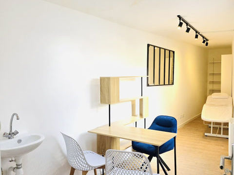 &Agrave; LOUER   Bureaux neufs de 11 m2   Emplacement Premium Montpellier Centre 400 34000 Montpellier