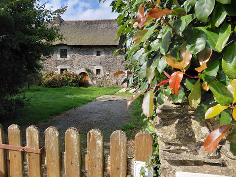   Maison noble du XVIIe si�cle � 30 minutes de Saint-Brieuc compos�e: Maison - 6 pi�ce(s) - 195 m�