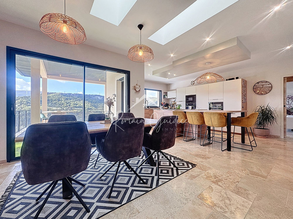 � vendre  Propri�t�/ch�teau Millau (12100)