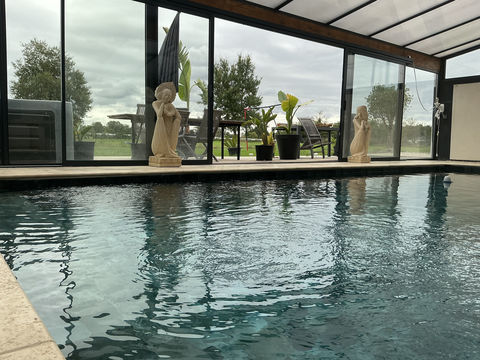   Maison T7 350m2 AVEC PISCINE ET JARDIN Maison - 7 pi�ce(s) - 350 m�