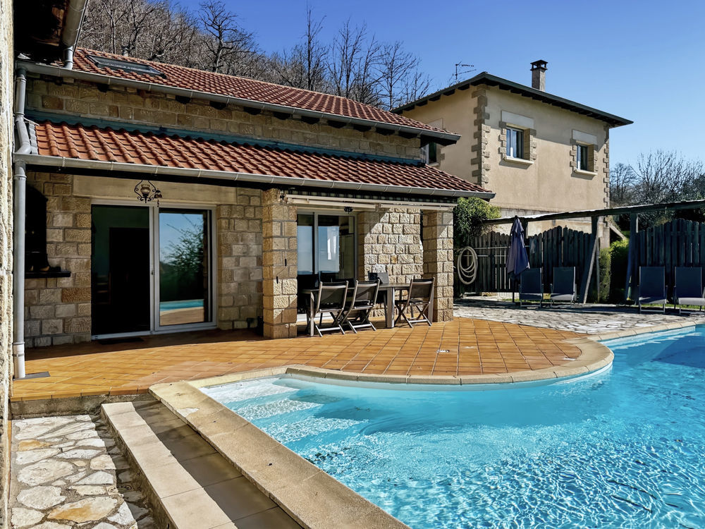 � vendre  Propri�t�/ch�teau Genestelle (07530)