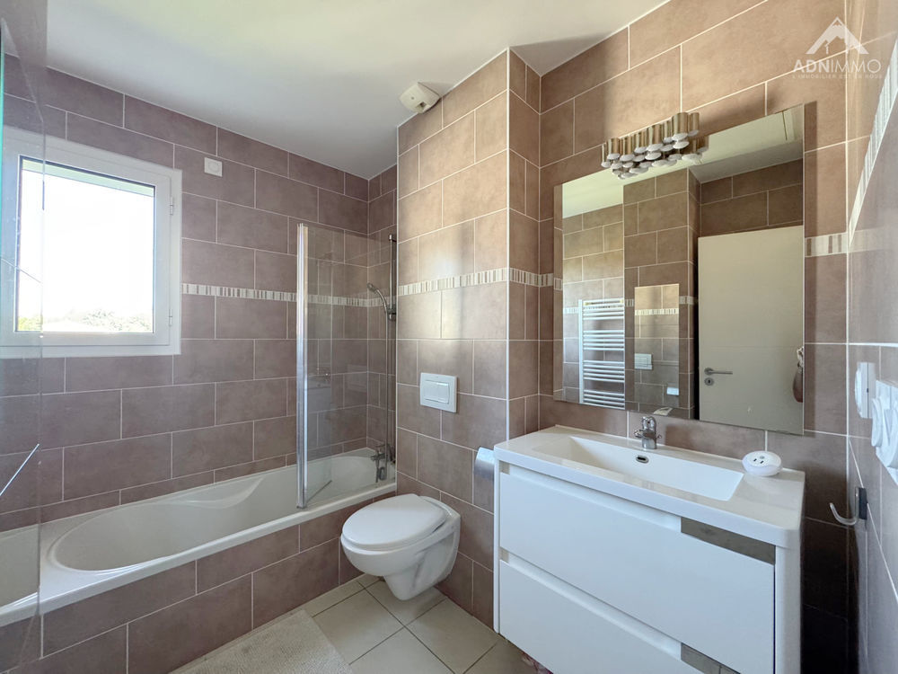 � vendre  Maison P�ron (01630)