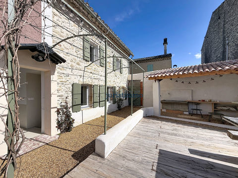   Mazet en pierre r�nov� avec piscine   charme et r�novation contemporaine Maison - 3 pi�ce(s) - 103 m�