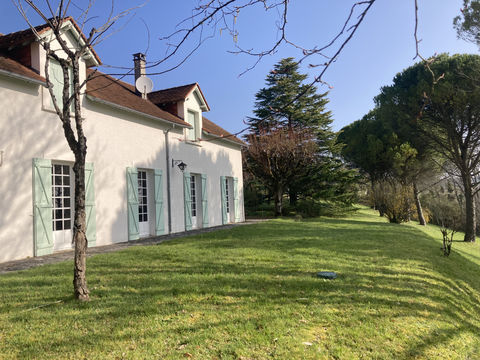   Dordogne - Montagrier - Tocane - maison 155 m2 - 5 chambres - terrain arbor� 5000 m2 Propri�t�/ch�teau - 8 pi�ce(s) - 155 m�