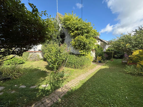   Maison briarde � r�nover pleine de charme. Maison - 6 pi�ce(s) - 135 m�