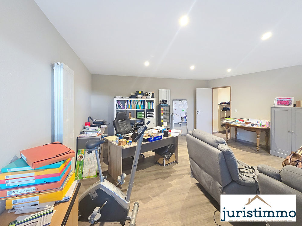 � vendre  Propri�t�/ch�teau Travaillan (84850)