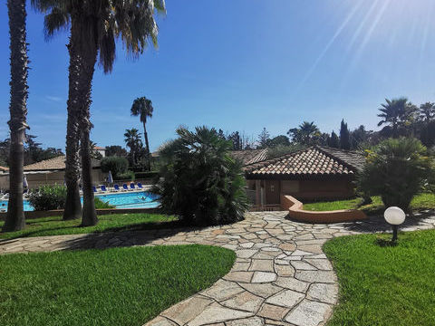   T3 AVEC TERRASSE, VUE JARDIN Appartement - 3 pi�ce(s) - 34 m�