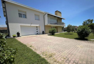  Maison � vendre 8 pi�ces 200 m�