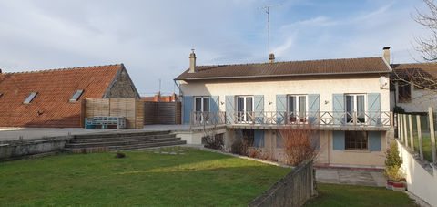   GRANDE MAISON AVEC 3 GARAGES ET JARDIN Maison - 6 pi�ce(s) - 166 m�