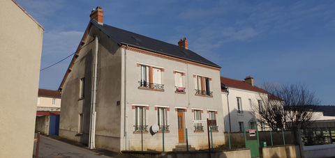   GRANDE MAISON AVEC DEPENDANCES ET COUR Maison - 5 pi�ce(s) - 139 m�