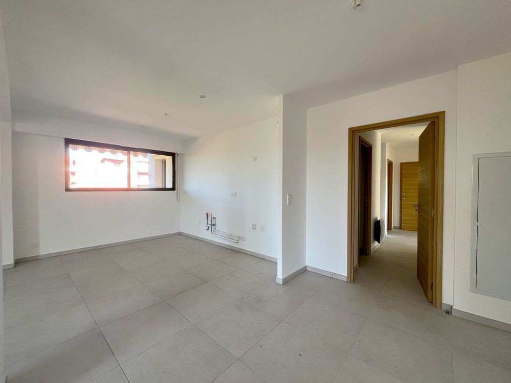 � vendre  Appartement Saint-Laurent-du-Var (06700)