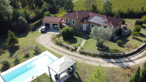   MAISON T7 - 163M2 EN CAMPAGNE AVEC TERRAIN DE 4300M2, GARAGE ET PSICINE / PROCHE CONDOM Maison - 5 pi�ce(s) - 163 m�