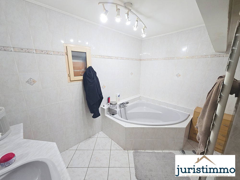 � vendre  Propri�t�/ch�teau Travaillan (84850)