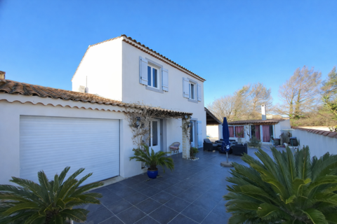   VILLA 4 PIECES  AVEC STUDIO INDEPENDANT SUR 515M2 DE TERRAIN Maison - 5 pi�ce(s) - 120 m�