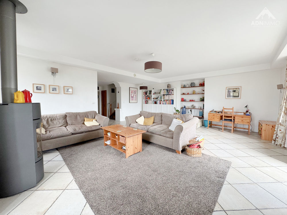 � vendre  Maison Saint-Jean-de-Gonville (01630)