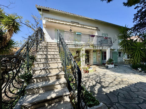   Maison en 2 appartements, terrasse et terrain piscinable au c�ur de Ch�teau-Gombert Maison - 7 pi�ce(s) - 147 m�