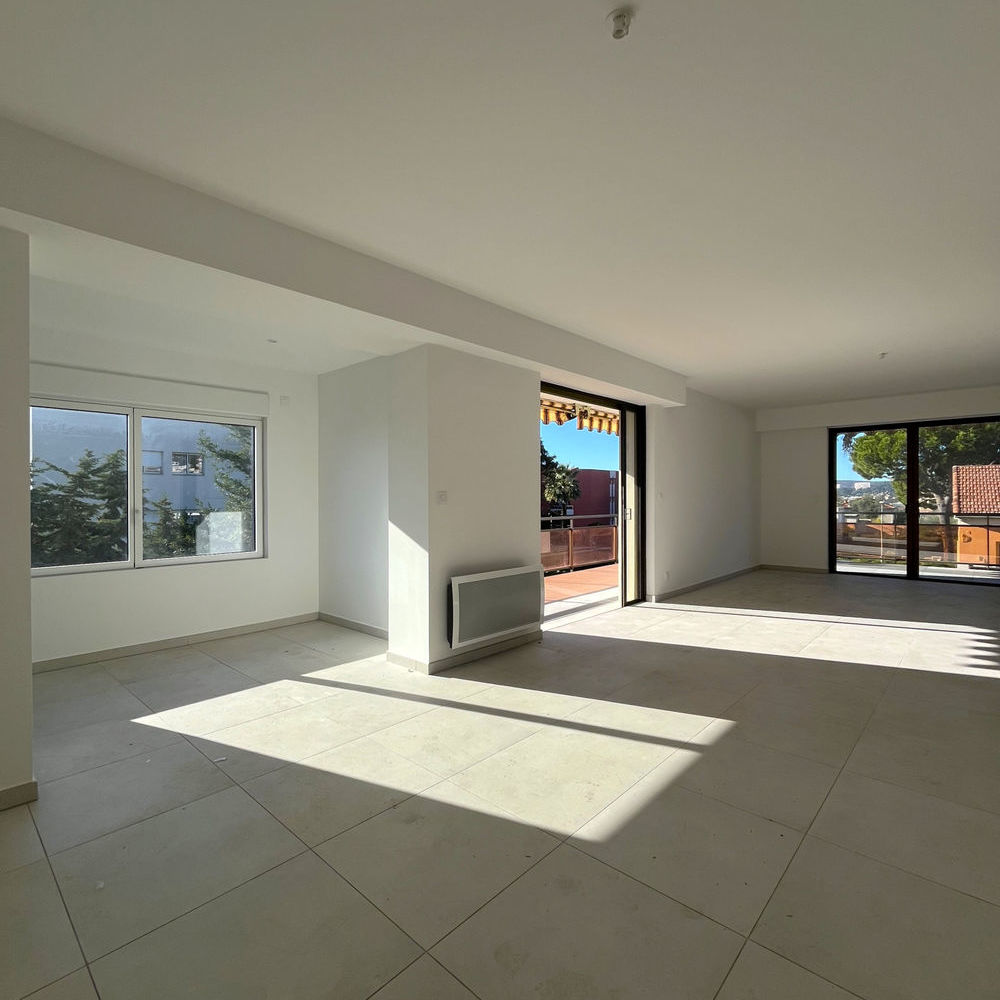 � vendre  Appartement Saint-Laurent-du-Var (06700)