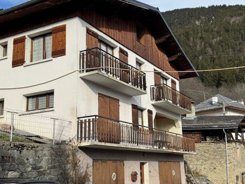  ACHAT - VENTE  : MAISON - CHALET - GRANGE - bel ensemble  A RENOVER - MONTAGNY 73350 Maison - 6 pi�ce(s) - 146 m�