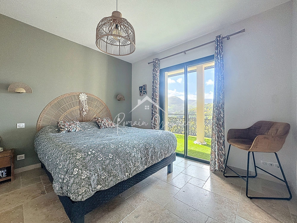 � vendre  Propri�t�/ch�teau Millau (12100)