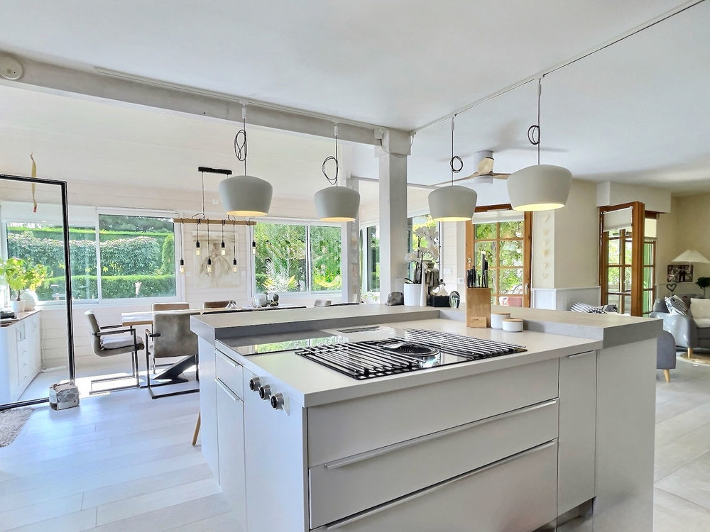 � vendre  Maison Divonne-les-Bains (01220)