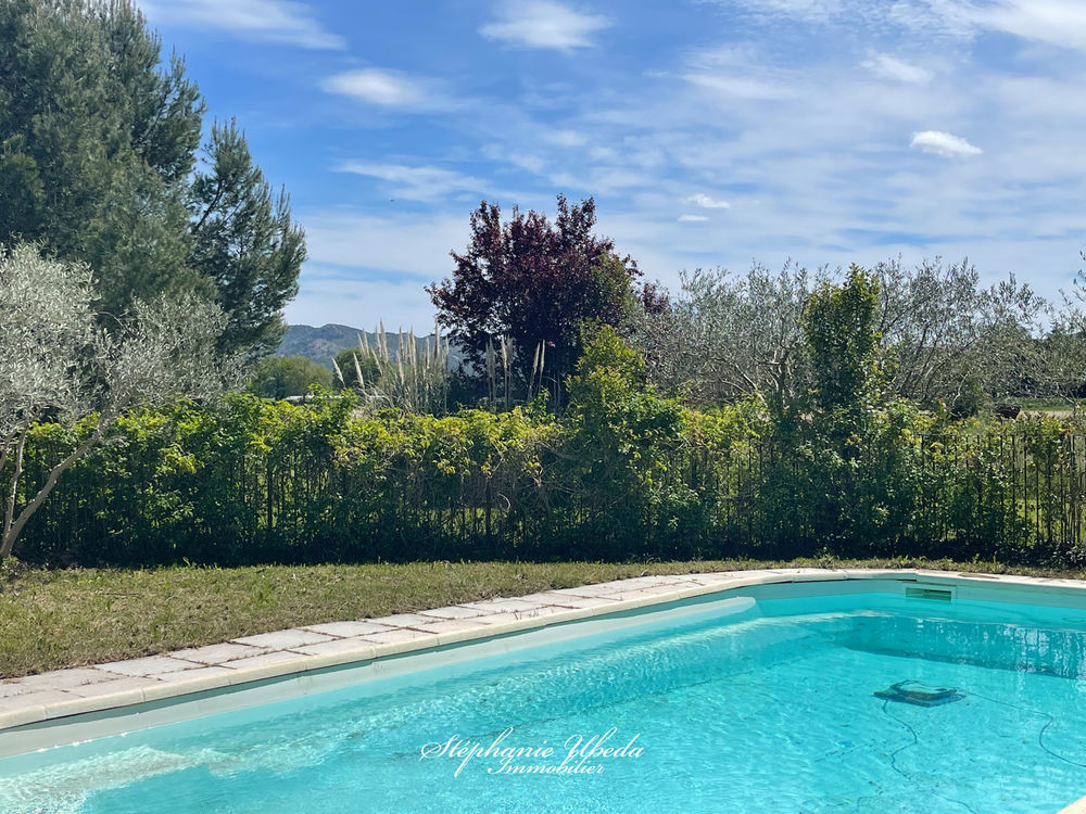 � vendre  Maison Eygui�res (13430)