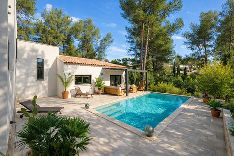   Villa d'exception avec piscine � Saint-Cl�ment-de-Rivi�re Maison - 7 pi�ce(s) - 183 m�