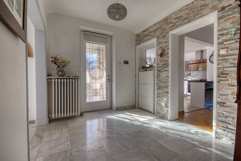   Maison r�nov�e de plain pied sur sous-sol total Maison - 6 pi�ce(s) - 148 m�