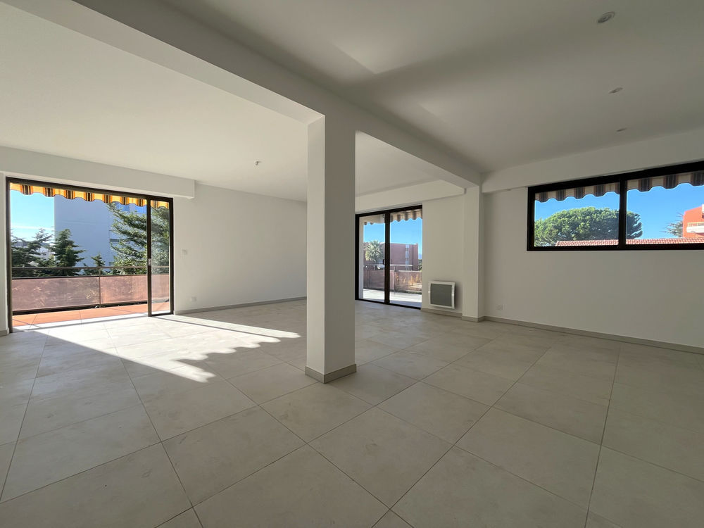 � vendre  Appartement Saint-Laurent-du-Var (06700)