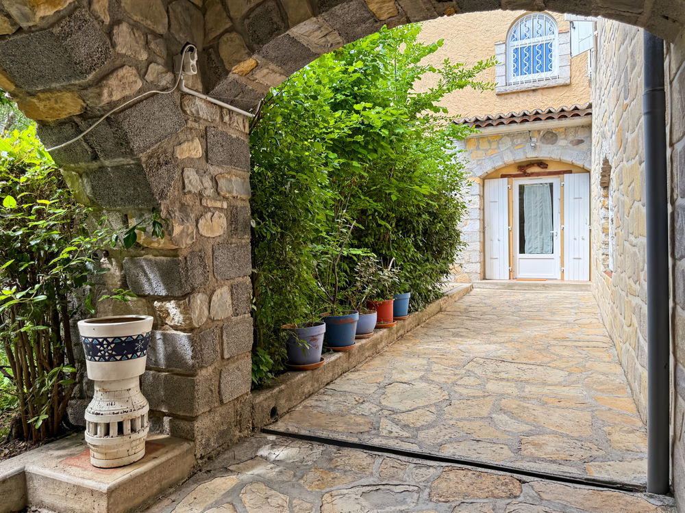 � vendre  Propri�t�/ch�teau Villeneuve-de-Berg (07170)