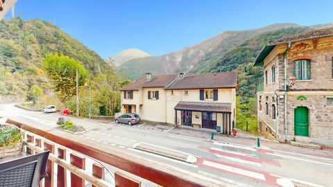   Appartement 4 pi�ces, s�jour 30 m2 et 2 balcons Appartement - 5 pi�ce(s) - 85 m�