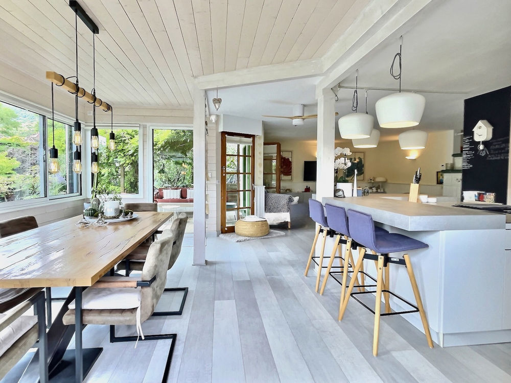 � vendre  Maison Divonne-les-Bains (01220)