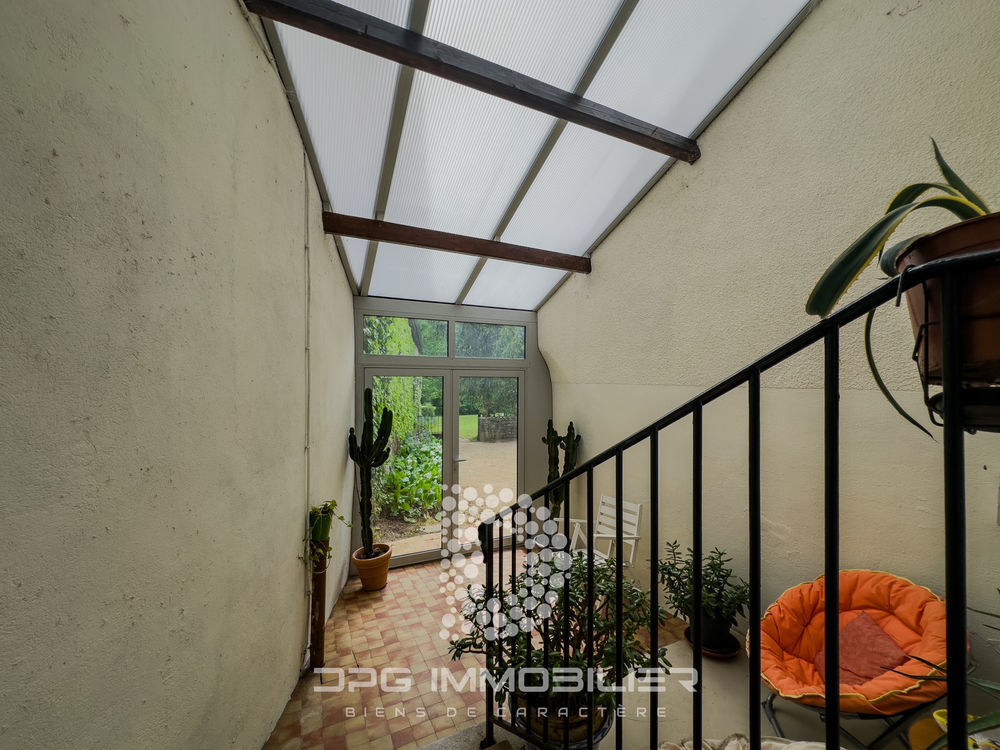 � vendre  Propri�t�/ch�teau La Roche-Vineuse (71960)