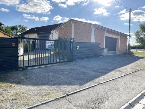 Opportunit&eacute; rare   Terrain + b&acirc;timents &agrave; fort potentiel   Zone Albasud Montauban 719000 82000 Montauban