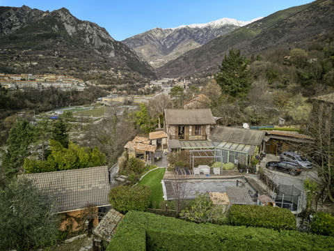   Maison en pierre, piscine et d�pendance � Roquebilli�re Maison - 6 pi�ce(s) - 150 m�