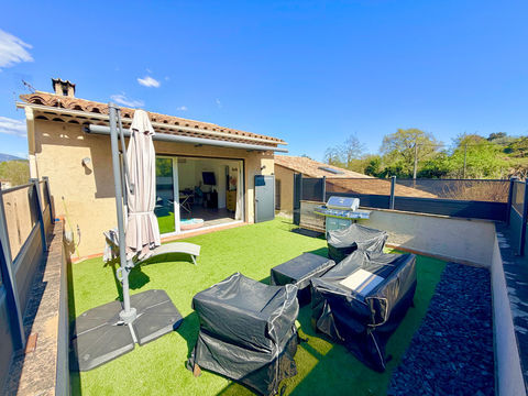   3P P�GOMAS TOIT TERRASSE 1ER et DERNIER ETATGE GARAGE et Cave Appartement - 3 pi�ce(s) - 82 m�