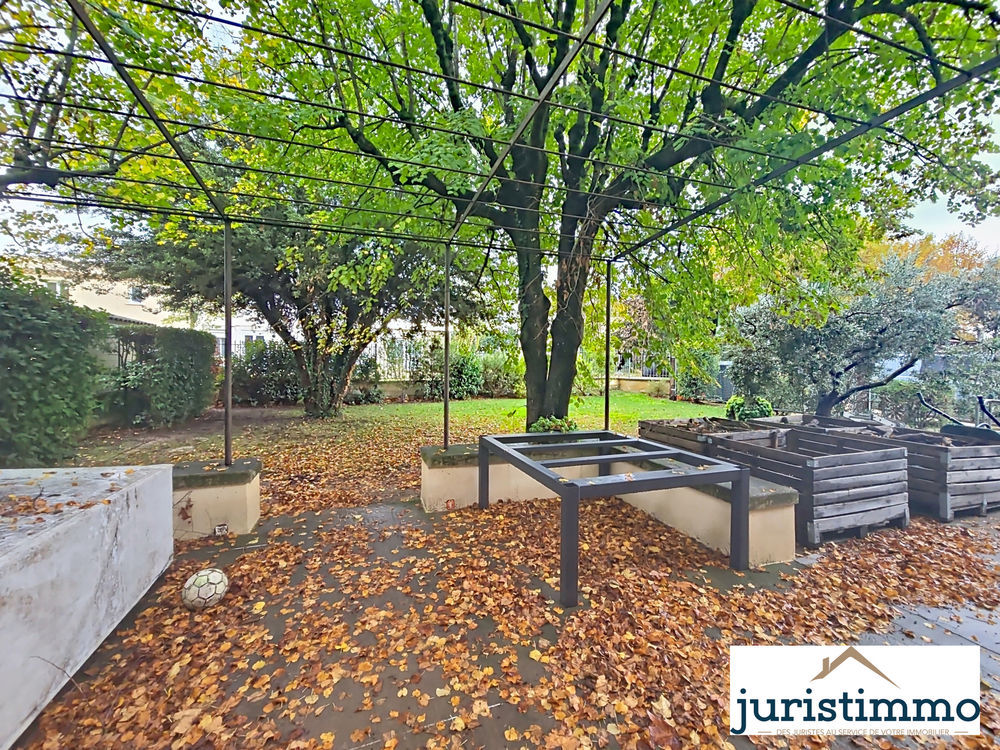 � vendre  Propri�t�/ch�teau Travaillan (84850)