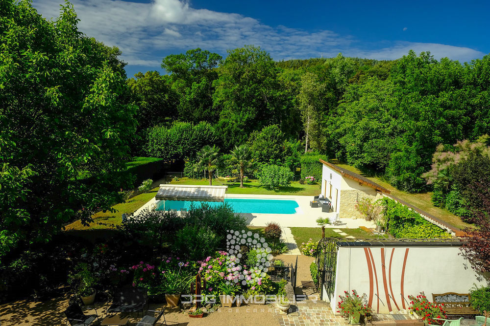 � vendre  Propri�t�/ch�teau La Roche-Vineuse (71960)