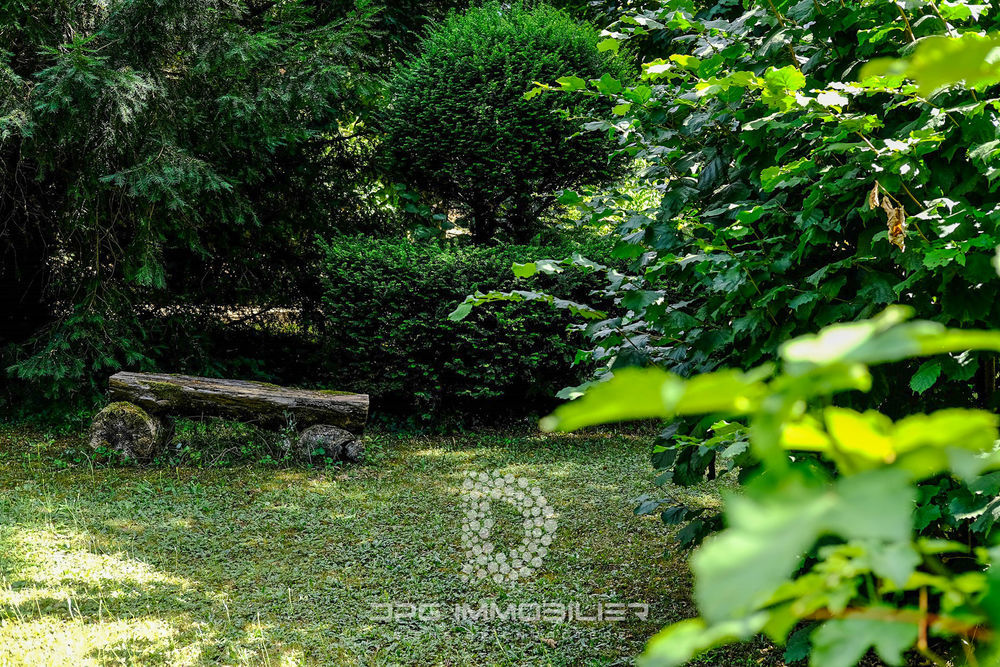 � vendre  Propri�t�/ch�teau La Roche-Vineuse (71960)